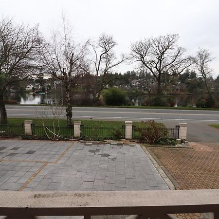 Lipton Place By Elegant Waterfront Esquimalt Экстерьер фото