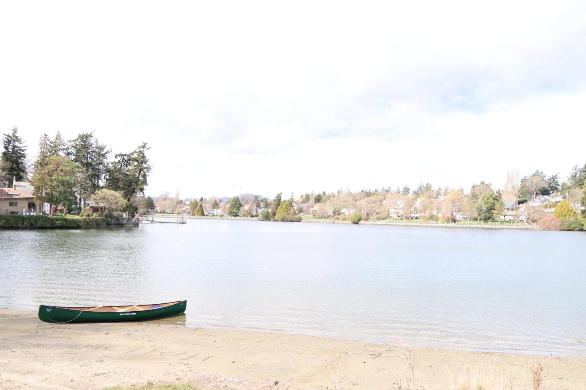 Lipton Place By Elegant Waterfront Esquimalt Экстерьер фото